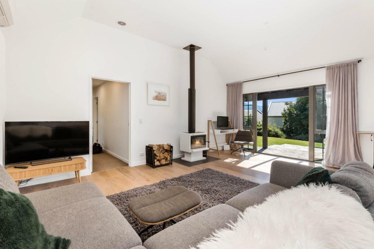 Time Out At Lake Wanaka Exterior photo